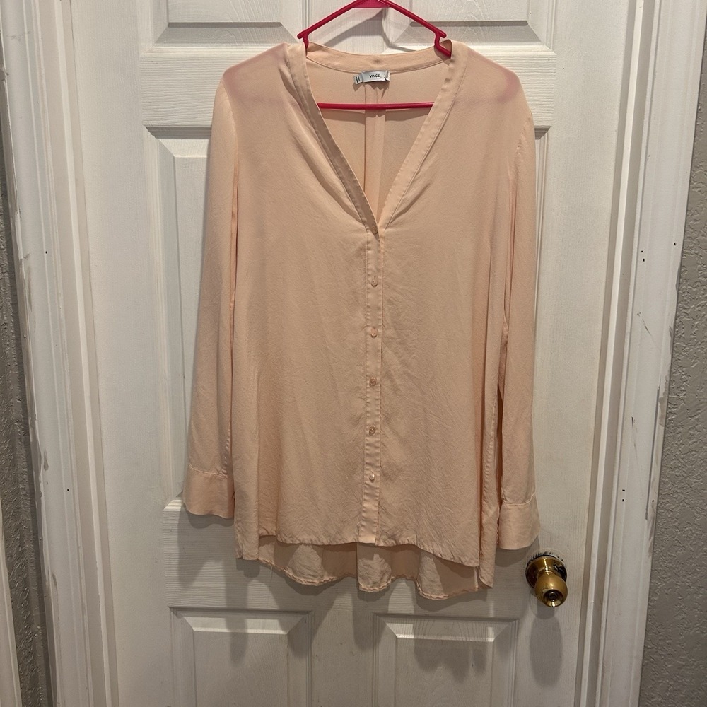 Vince Women's Blouse Large Light Pink Long Sleeve V-Neck 100% Silk‎ Quiet Luxury